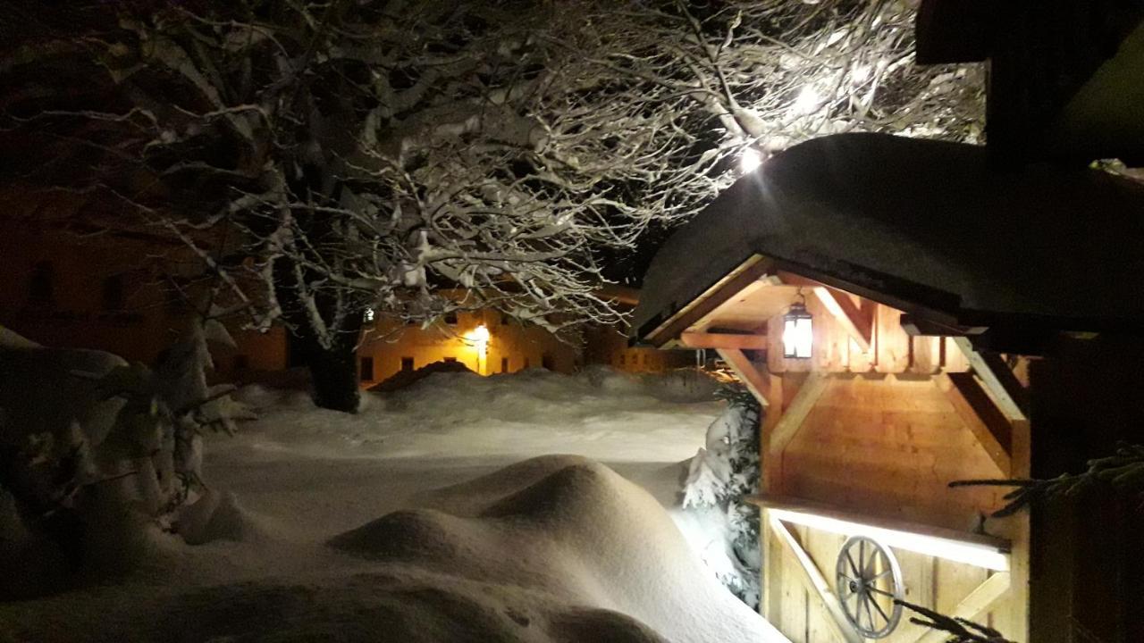 Ferienhof Alte Post, Apartments Weissbriach Eksteriør bilde